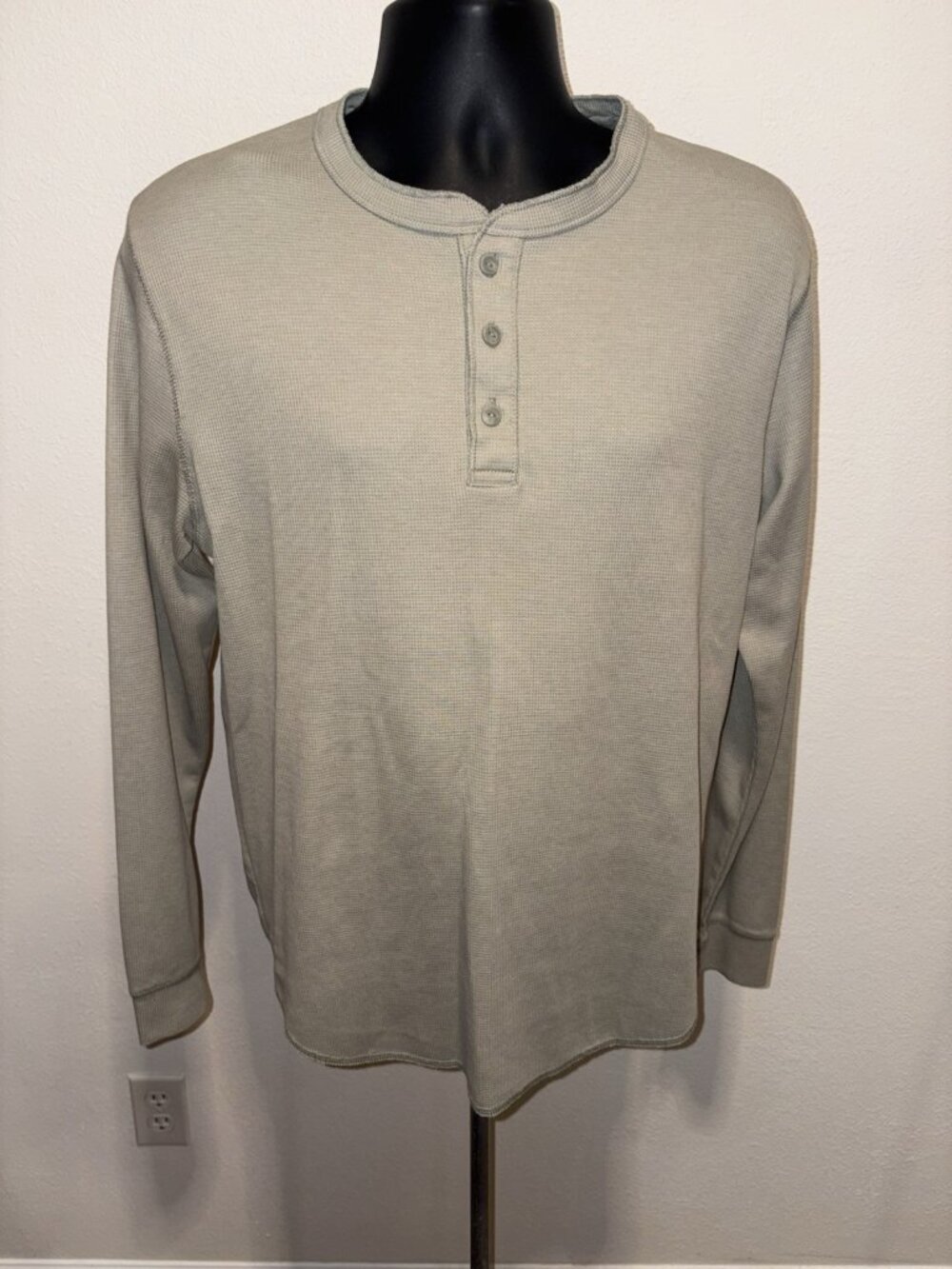 Cactus Man  Mens XL Pullover  Henley Top Shirt Long Sleeve Gray